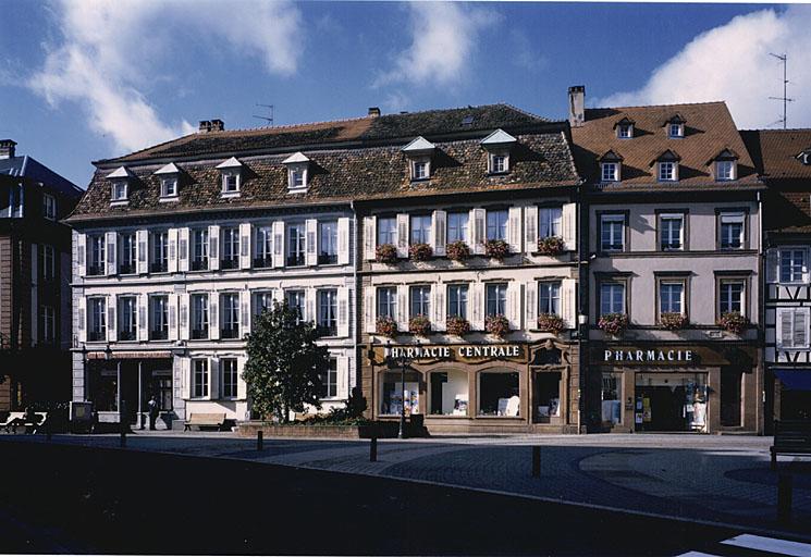 Vue d'ensemble depuis l'est des maisons No 3 et No 5.