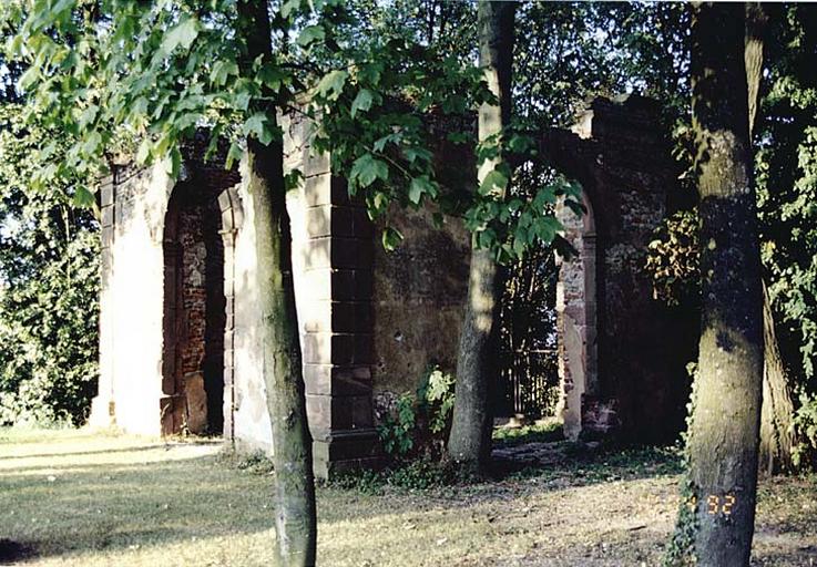 Vue du pavillon nord (11, rue du Château) depuis le jardin. Elévations ouest et sud.