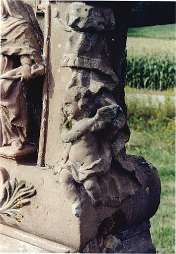 Détail de la partie intermédiaire, côté droit.