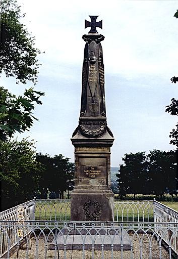 Monument No 2 : vue d'ensemble.