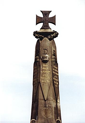 Monument No 2 : vue partielle.