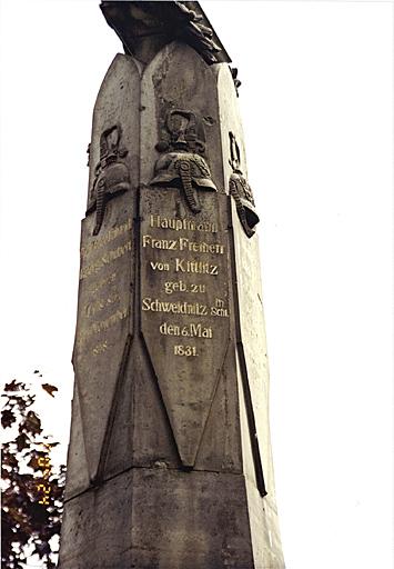 Monument No 2 : vue partielle.