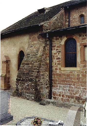 Extrémité orientale de la nef, côté nord, et vue partielle de la chapelle de la Vierge.