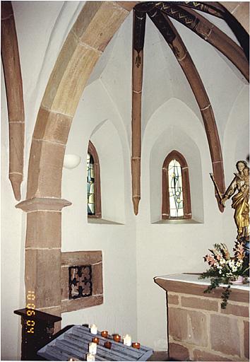 Chapelle de la Vierge au nord du choeur. Vue partielle de l'abside, vers le nord.