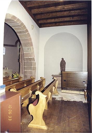 Vue de la chapelle sud depuis l'ouest avec arcade du choeur à gauche.