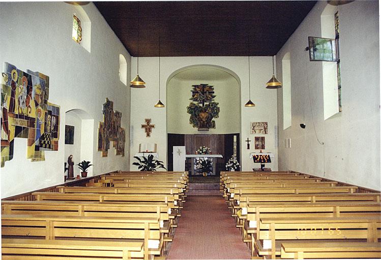 Vue de la nef et du choeur.