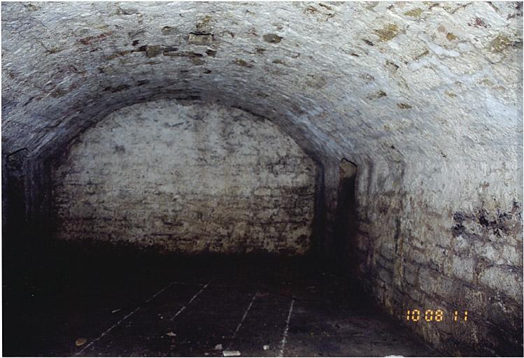 Glacière, C.D. 334, vue de la salle basse.