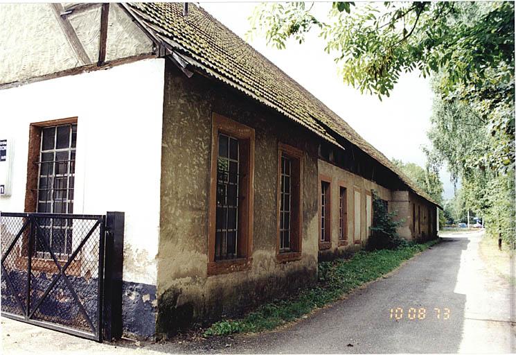Ancienne savonnerie depuis la rue des Prés.