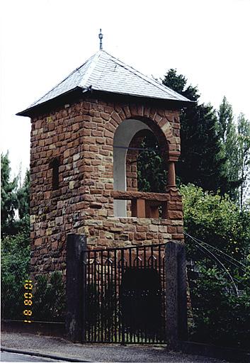 Route des Vosges, tour-pavillon de jardin (H) avec loggia, faisant sans doute partie de la maison 17, route des Vosges située de l'autre côté de la route.