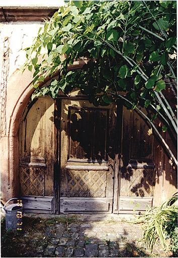 Maison sud, élévation sud, vue de la porte du passage.