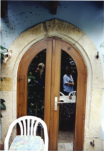 9, rue du Fossé-des-Tilleuls, porte arrière datée 1556 ou 1567.