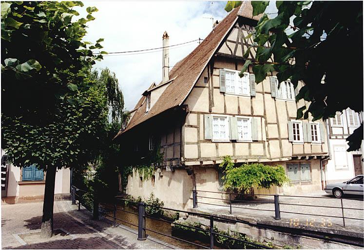 Vue d'ensemble depuis le sud-ouest.