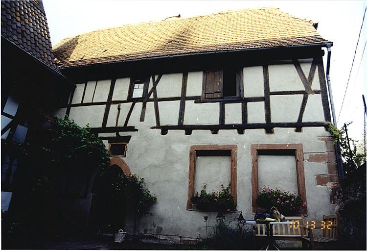 Elévation ouest du corps de bâtiment sud, depuis la cour de la maison 28 rue de l'Etoile.