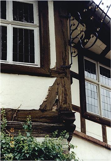 Ancien corps de logis. Détail de l'angle sud-est.