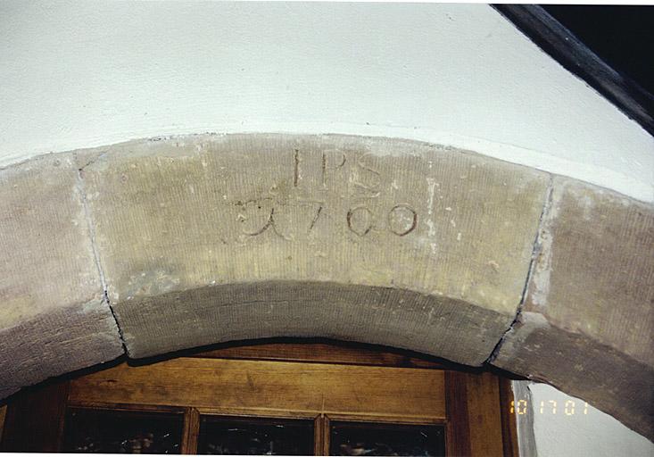 Maison 12, rue Traversière, détail de l'inscription sur une porte : IPS (selon A. Schaaf peut-être Johann Peter Siegler) / 1760.
