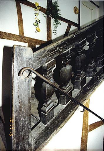 Départ de l'escalier du corps de logis.