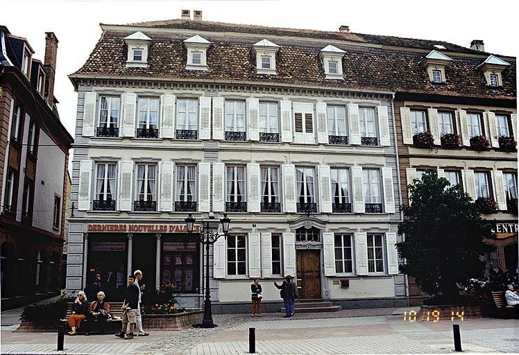 Maison No 3. Vue d'ensemble depuis l'est.