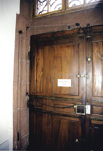 Maison No 3. Revers de la porte d'entrée.