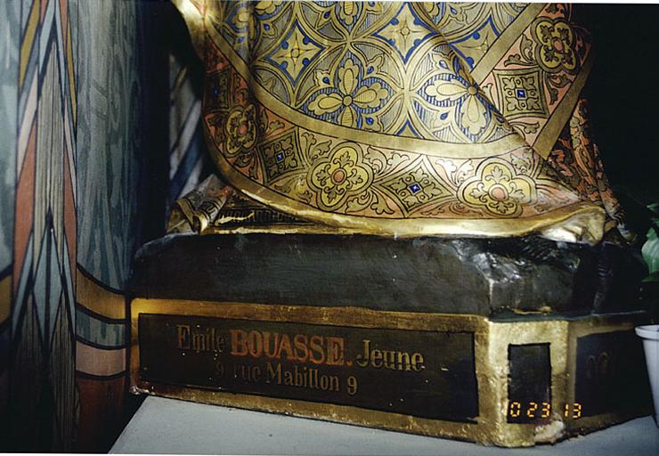 Détail de l'inscription sur le socle de la statue du Sacré-Coeur.