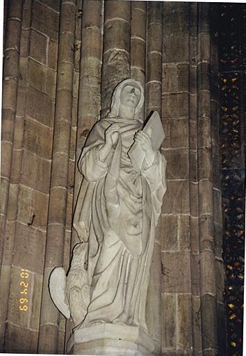 Statue de saint Jean.