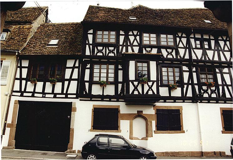 Maison 22. Vue d'ensemble de l'élévation ouest.