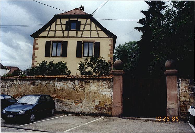 Vue depuis la rue.