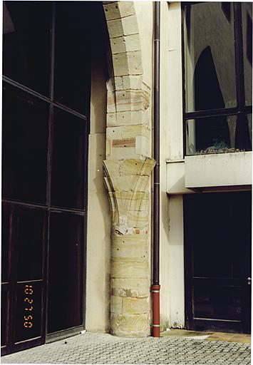 Détail d'une arcade du vaisseau central de l'église, côté sud.