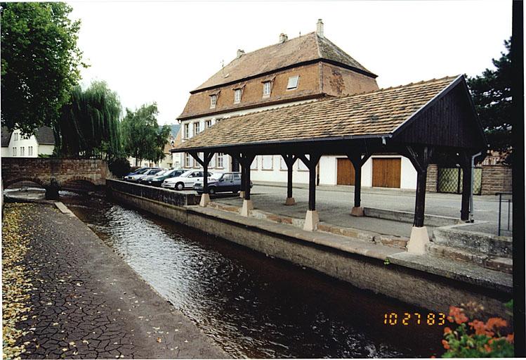 Lavoir (T), quai des Frères.
