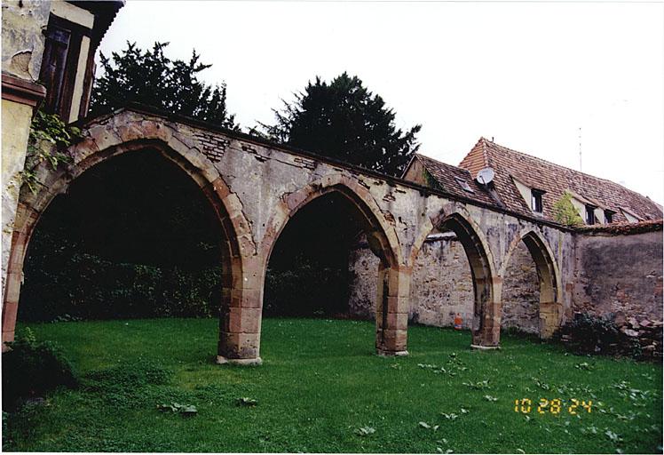 Vue d'ensemble du mur conservé depuis l'est.