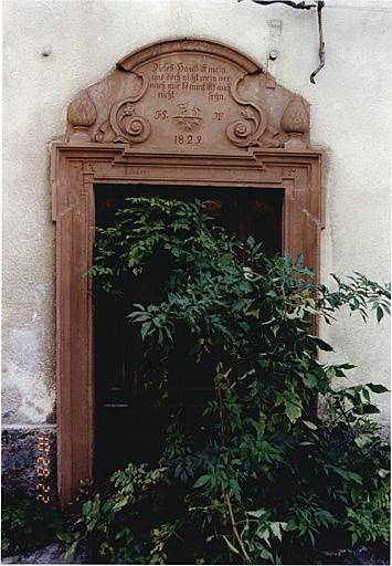 Vue de la porte d'entrée datée de 1715.