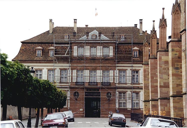 Vue d'ensemble depuis l'avenue de la Sous-Préfecture. Elevation est.