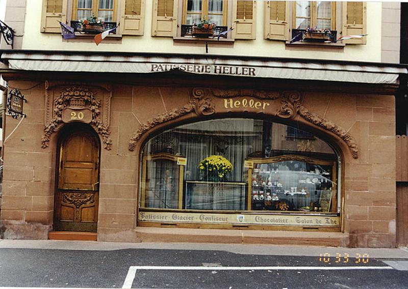 Maison 20, rue Nationale, vue du rez-de-chaussée avec vitrine.