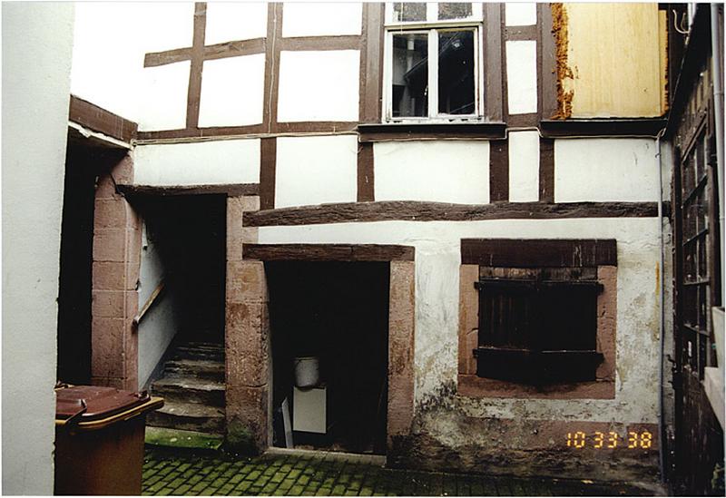 Vue depuis la cour de la partie inférieure de la maison arrière, anciennement 4, rue de la Passerelle, sur le fonds du 11, rue de la République, 18e siècle (?).