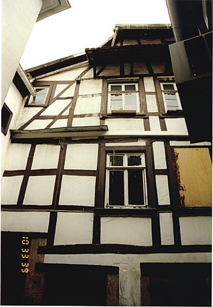 Vue depuis la cour de la partie supérieure de la maison arrière, anciennement 4, rue de la Passerelle, sur le fonds du 11, rue de la République, 18e siècle (?).