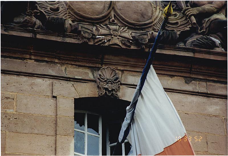 Vue partielle de l'avant-corps.