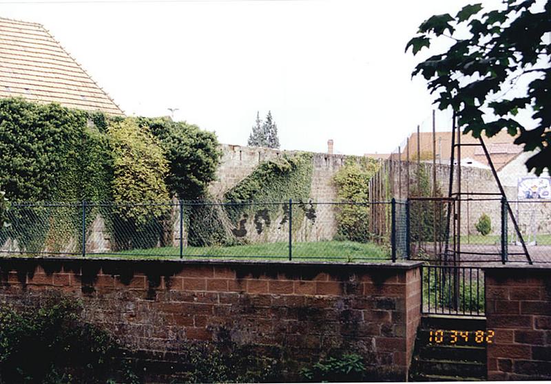 Courtine est de la ville, entre le Bannacker et la ville, derrière le moulin des franciscains. Vue depuis le sud-est.