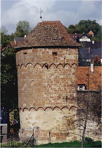 Courtine ouest du Bruch avec tour Hausgenossen. Vue depuis le sud.