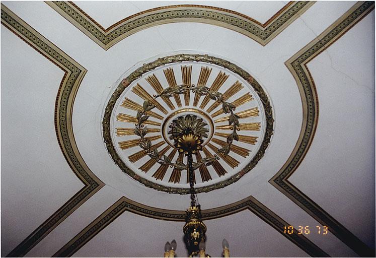 Détail du plafond du grand salon dans la partie centrale est de l'étage.