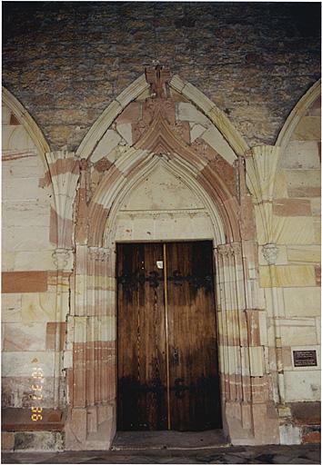 Porte du collatéral nord. Vue d'ensemble.