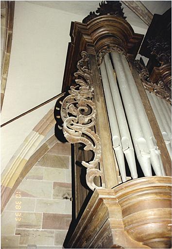 Grand orgue, vue d'un aileron de tourelle.