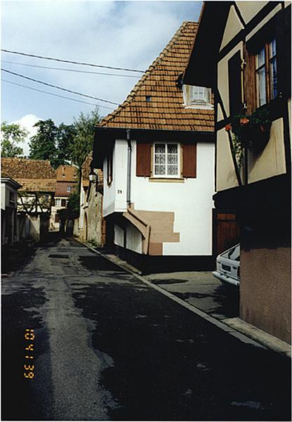 Vue de la rue Neuve au niveau du numéro 32 vers le nord.