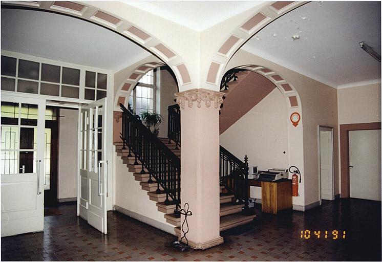 Vue du vestibule, vers le nord.