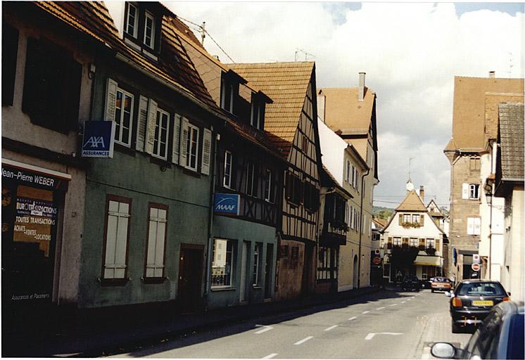 Vue de la rue des Ecoles depuis le sud, vers la rue Nationale.