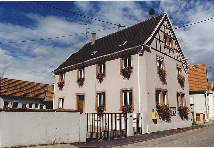 Vue de l'école, 40 rue Principale.
