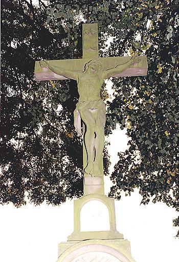 croix de chemin (L), détail du Christ.
