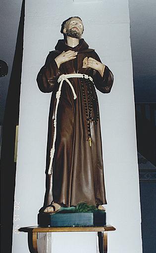 Vue d'une statue : saint François d'Assise stigmatisé.