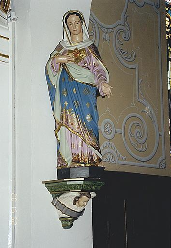 Vue d'une statue : Sacré-Coeur de la Vierge.