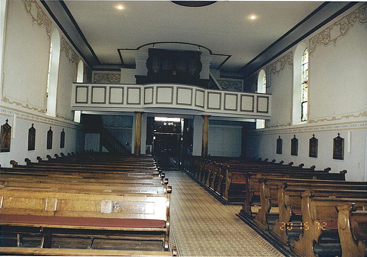 La nef vers la tribune d'orgue.