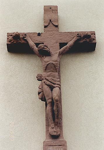 Le Christ en croix.