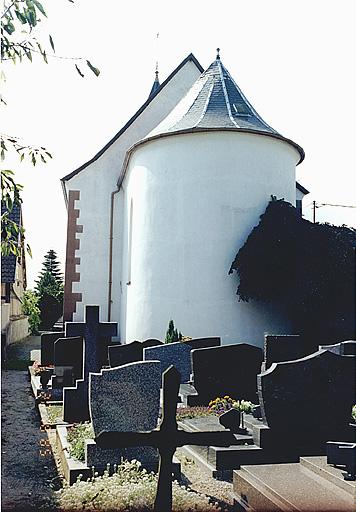 Le choeur, vu depuis le cimetière.